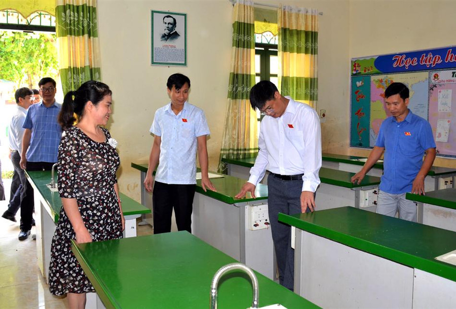 HĐND tỉnh Điện Biên giám sát xây dựng trường chuẩn quốc gia tại huyện Tuần Giáo. HĐND tỉnh Điện Biên giám sát xây dựng trường chuẩn quốc gia tại huyện Tuần Giáo.