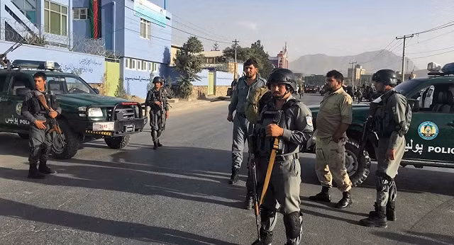 Lực lượng cảnh sát Afghanistan có mặt tại hiện trường
