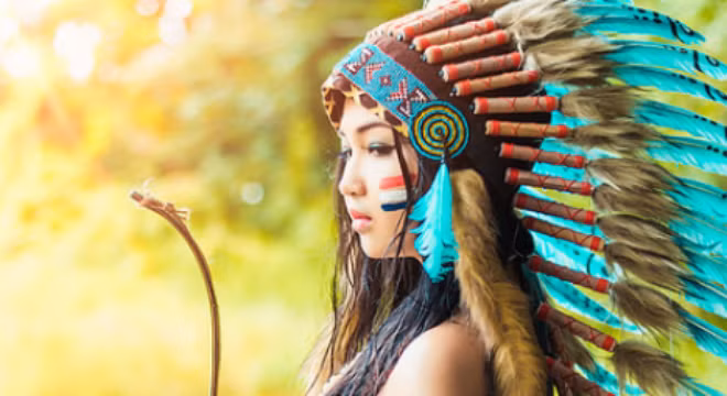 Hotgirl “thổ dân ngực trần” giờ ra sao?