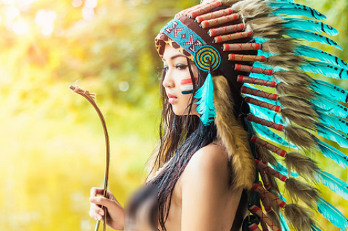 Hotgirl “thổ dân ngực trần” giờ ra sao? ảnh 1 Hình ảnh hotgirl thổ dân ngực trần từng gây sốt mạng xã hội một thời gian dài.