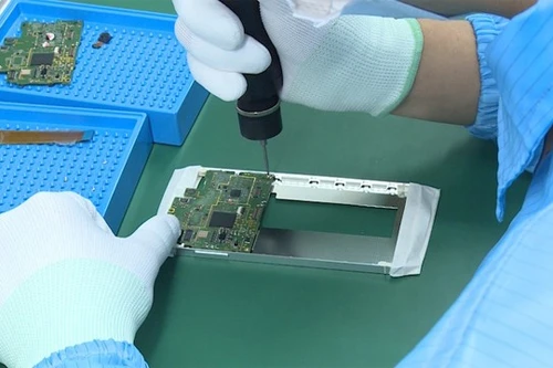 Một hình ảnh trong nhà máy sản xuất Bphone tại Cầu Giấy, Hà Nội.
