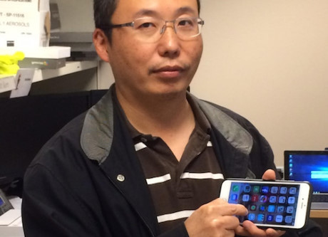 Apple bi to thieu trach nhiem, 