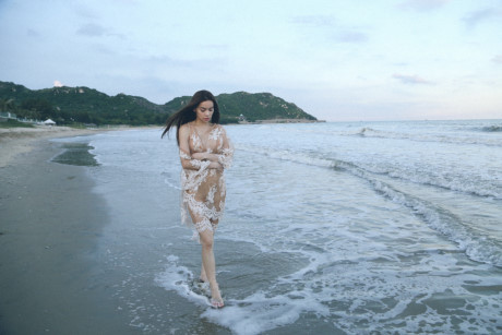 Hồ Ngọc Hà hé lộ đoạn kết phim ngắn bằng MV mới - Ảnh 14 Ho Ngoc Ha he lo doan ket phim ngan bang MV moi - Anh 14