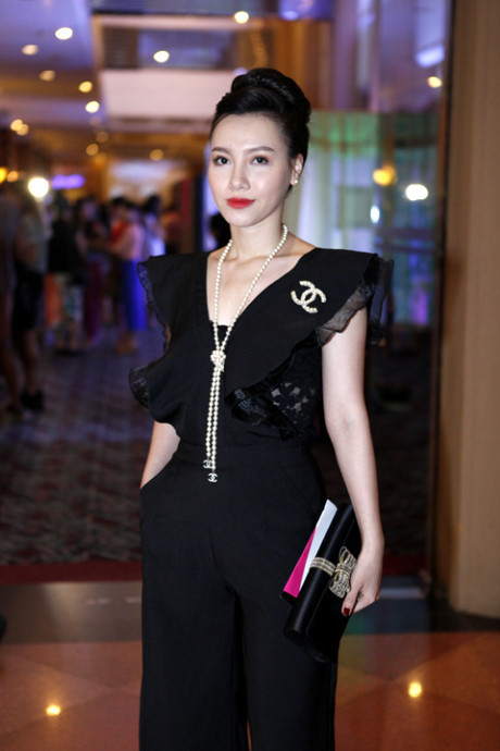 Vũ khí bí mật làm nên vẻ gợi cảm của MC Minh Hà - Ảnh 9 Vu khi bi mat lam nen ve goi cam cua MC Minh Ha - Anh 9