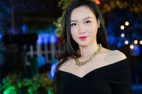 Vũ khí bí mật làm nên vẻ gợi cảm của MC Minh Hà - Ảnh 3 Vu khi bi mat lam nen ve goi cam cua MC Minh Ha - Anh 3