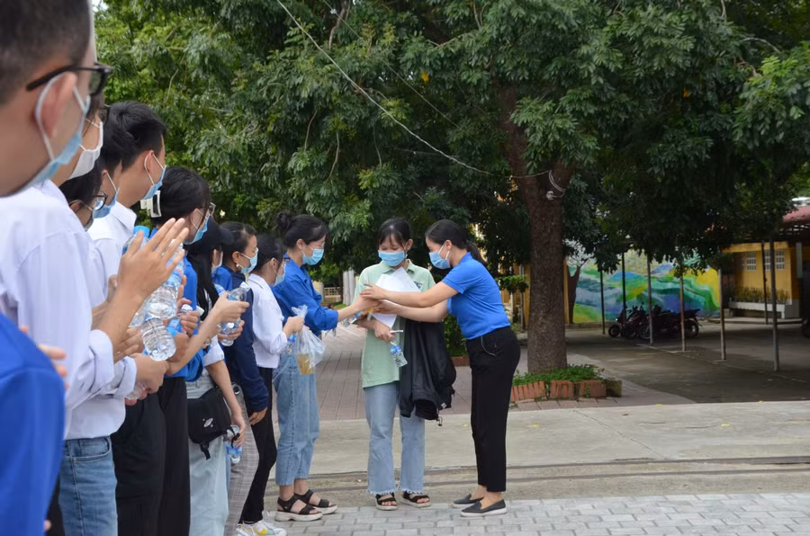 Mặc dù chắc chắn khoảng trên 60% bài thi, song Bùi Thị Xuân cho biết tạm hài lòng với kết quả này.