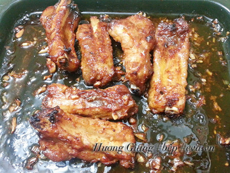 Sườn nướng muối ớt nóng hổi ai thấy cũng thèm - Ảnh 5 Suon nuong muoi ot nong hoi ai thay cung them - Anh 5