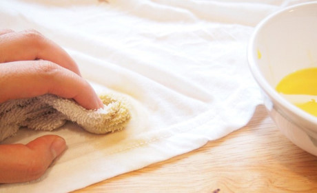 Tẩy vết nước hoa quả ở trên quần áo - Ảnh 1 Tay vet nuoc hoa qua o tren quan ao - Anh 1