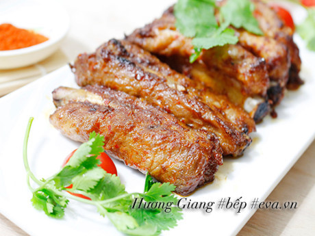 Sườn nướng muối ớt nóng hổi ai thấy cũng thèm - Ảnh 8 Suon nuong muoi ot nong hoi ai thay cung them - Anh 8