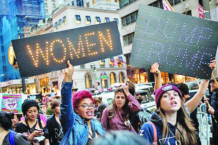 Căng thẳng chưa từng có trước ngày Donald Trump nhậm chức