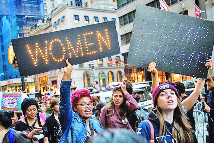 Căng thẳng chưa từng có trước ngày Donald Trump nhậm chức