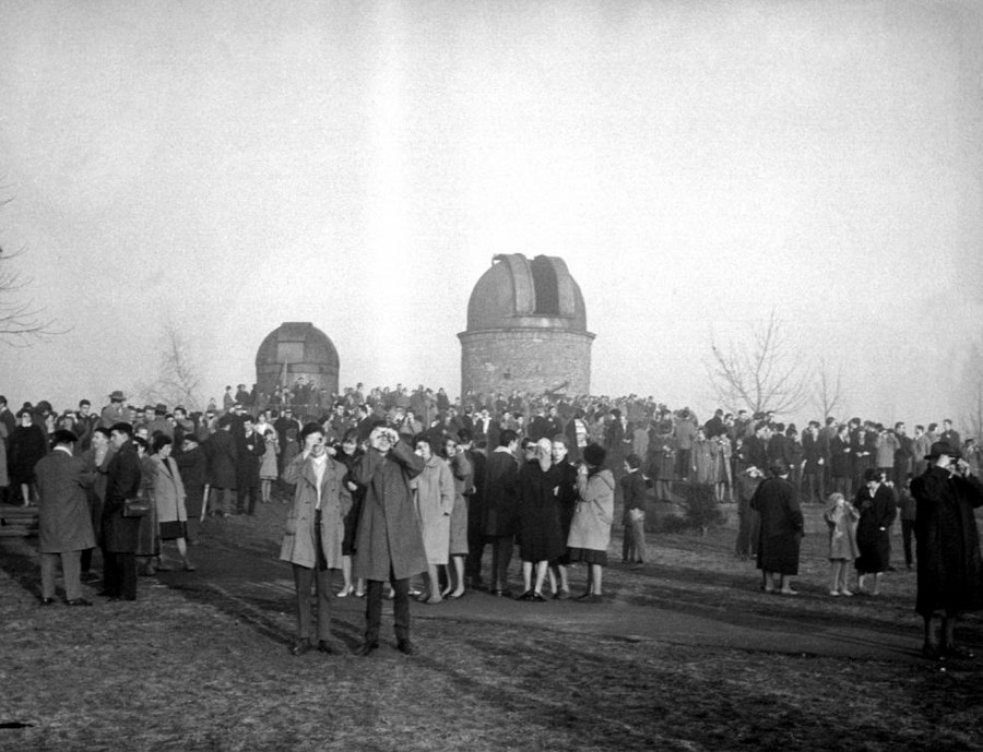1961: Vài trăm người xem nhật thực ở châu Âu 1961: Vài trăm người xem nhật thực ở châu Âu