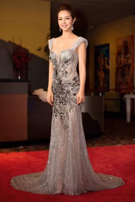 Jennifer Pham dien dam sexy khoe duong cong quyen ru - Anh 8