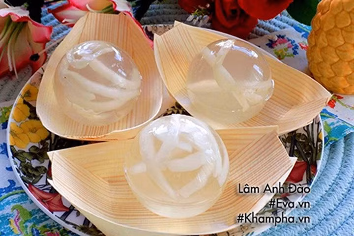 Thạch dừa giọt nước trong veo xua nắng nóng