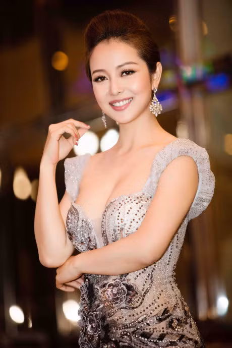 Jennifer Pham dien dam sexy khoe duong cong quyen ru - Anh 6