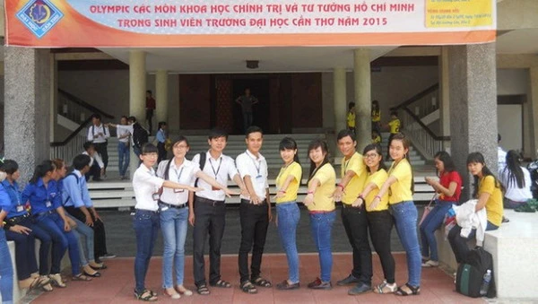 Đông đảo SV Trường ĐH Cần Thơ tham gia Hội thi Olympic các môn Khoa học chính trị và Tư tưởng Hồ Chí Minh. Ảnh: ĐH Cần Thơ. 