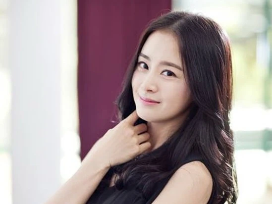 Bí quyết giữ da sáng, dáng đẹp của Kim Tae Hee