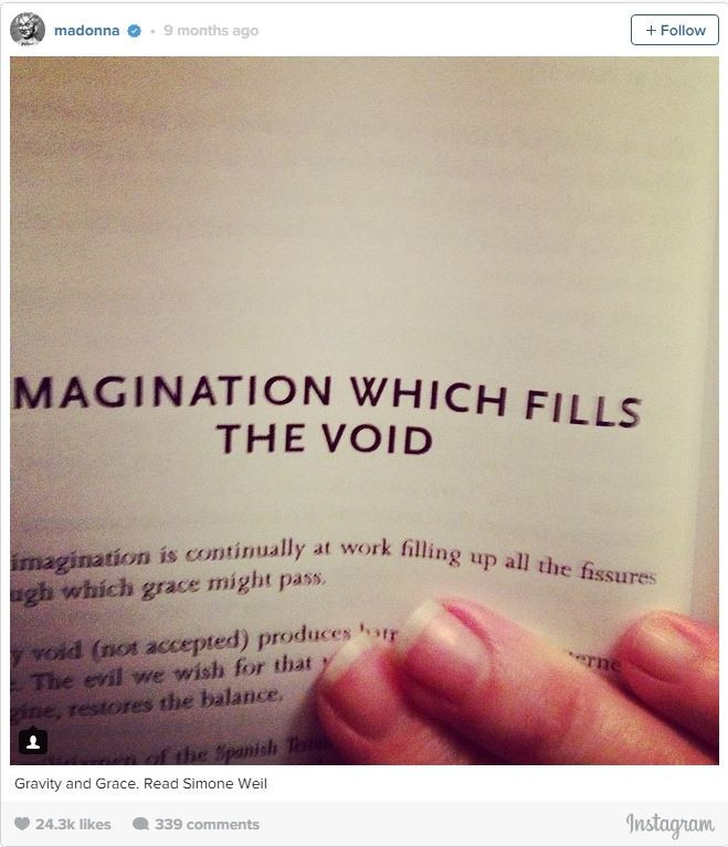 10 cuốn sách gối đầu giường của sao Hollywood 