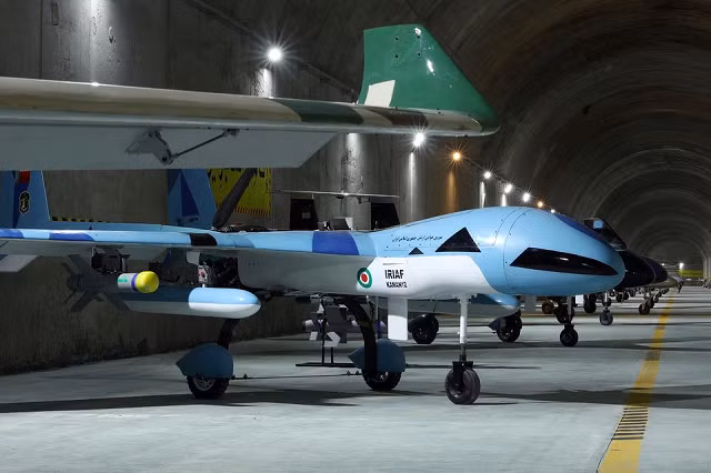 Ảnh: Iran hé lộ căn cứ bí mật trong lòng đất chứa 100 máy bay không người lái ảnh 3