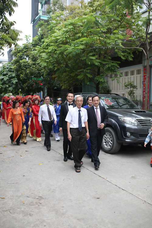 Hoa khôi Thể thao Lại Hương Thảo rạng rỡ trong lễ ăn hỏi ảnh 1