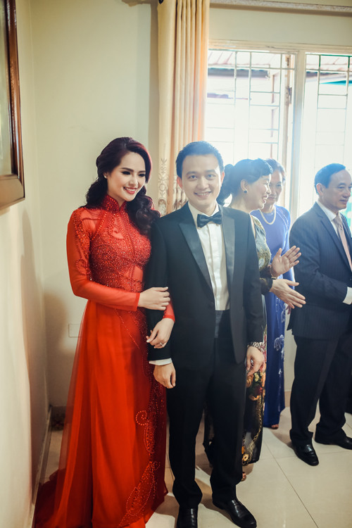 Hoa khôi Thể thao Lại Hương Thảo rạng rỡ trong lễ ăn hỏi ảnh 4