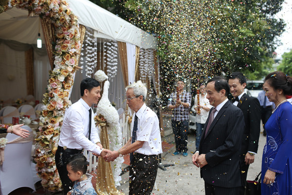 Hoa khôi Thể thao Lại Hương Thảo rạng rỡ trong lễ ăn hỏi ảnh 2