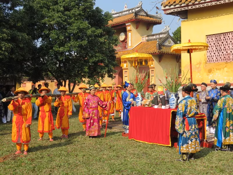 Huế: Tái hiện nghi lễ dựng nêu trong Đại Nội