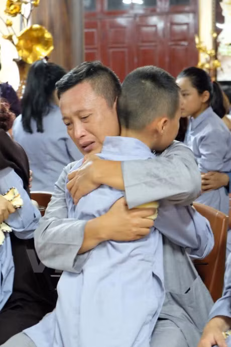 Xuc dong hinh anh le tri an cha me “Thom ngat hoa hieu hanh” - Anh 9