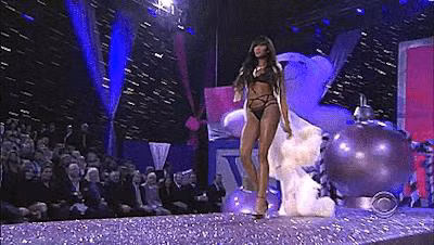 Chan dung sieu mau Ha Ho, Pham Huong khong the voi toi - Anh 4