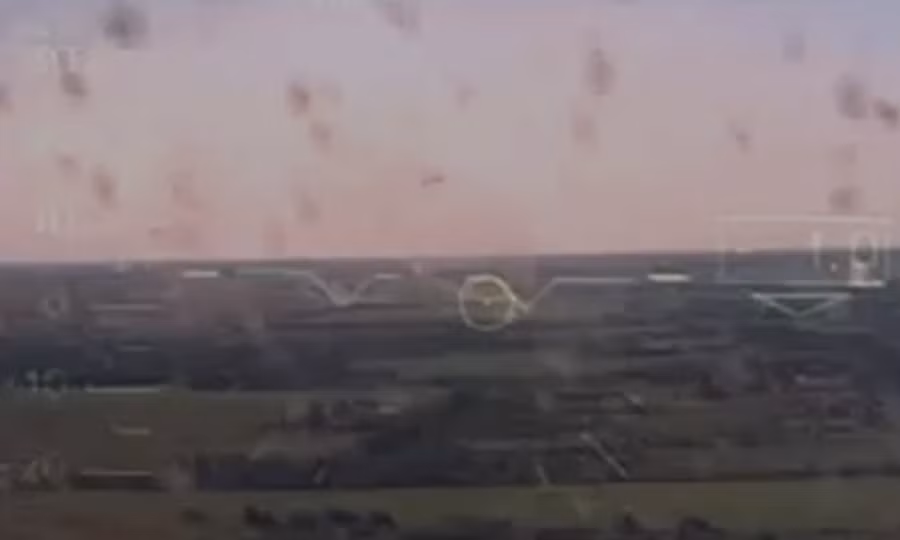 Video trực thăng Nga hủy diệt cả đoàn xe bọc thép đối phương 