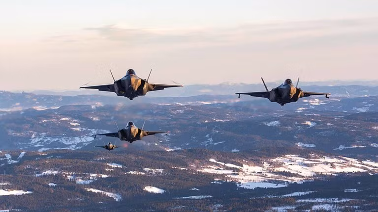 Những chiếc F-35 của Không quân Hoàng gia Na Uy đang bay. (Ảnh: Luftforsvaret/forsvaret.no)