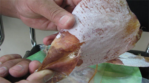 Nhận biết ngay 7 loại thực phẩm giả dễ có nguy cơ gặp nhất - Ảnh 7. Nhận biết ngay 7 loại thực phẩm giả dễ có nguy cơ gặp nhất - Ảnh 7.