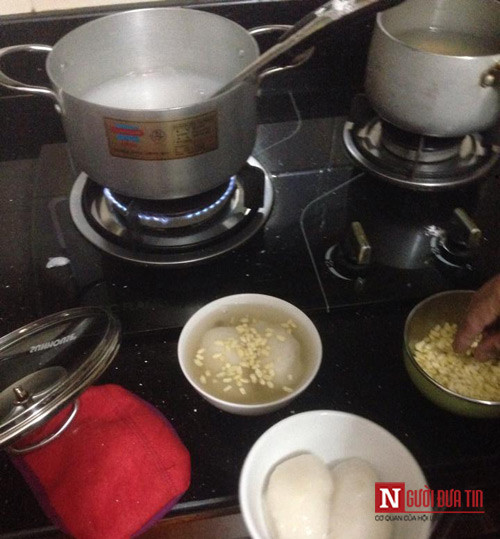 Rộn ràng Tết Hàn thực làm bánh trôi, bánh chay của gia đình trẻ - Ảnh 11