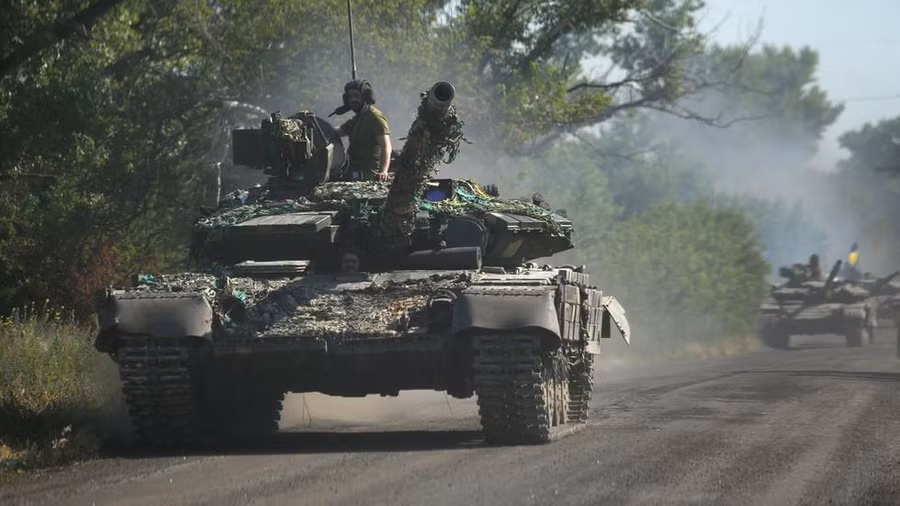 Xe tăng Ukraine ở Cộng hòa Nhân dân Lugansk ly khai.