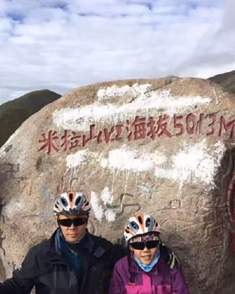 Co be Trung Quoc dap xe 2.166 km len vung cao nhat the gioi - Anh 1