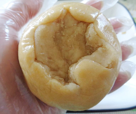 Cách làm bánh trung thu nhân đậu trắng thơm ngon - Ảnh 3 Cach lam banh trung thu nhan dau trang thom ngon - Anh 3