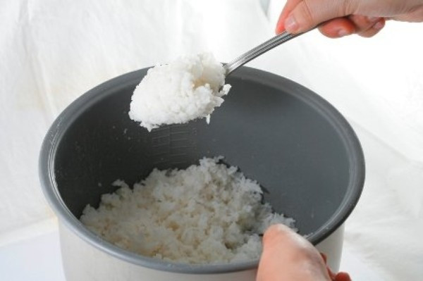 Ăn cơm nguội và những nguy cơ mắc bệnh khó lường