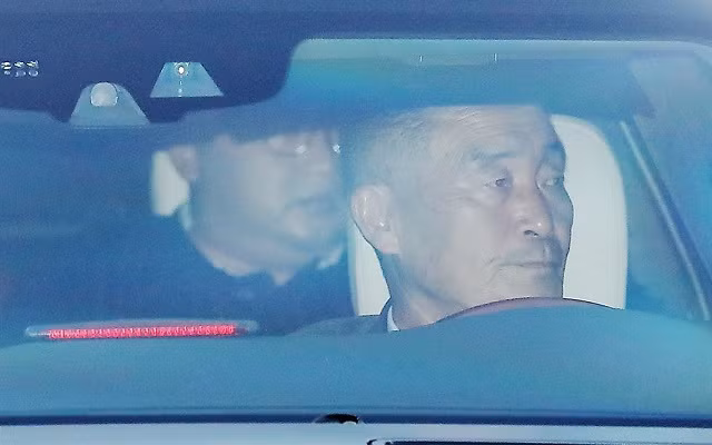 Cận cảnh gương mặt người lái xe cho ông Kim Jong-un