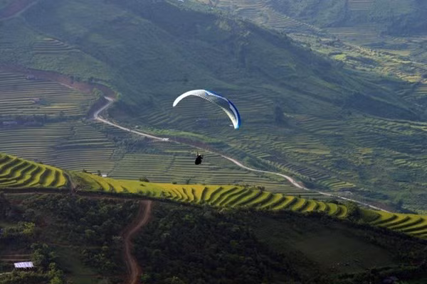 Gioi tre hao hung bay du luon chiem nguong ruong bac thang-hinh-anh-2