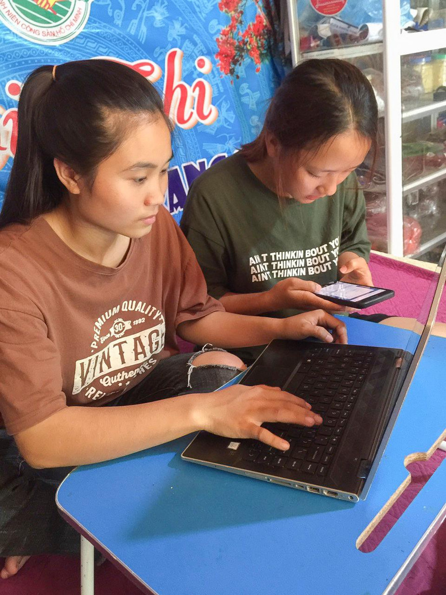 Do sử dụng tài khoản ngân hàng MBBank, không có trên hệ thống nên em Chu Chung Hoa, Trường PTDTNT Ka Lăng (tỉnh Lai Châu) không thể tự thanh toán. Do sử dụng tài khoản ngân hàng MBBank, không có trên hệ thống nên em Chu Chung Hoa, Trường PTDTNT Ka Lăng (tỉnh Lai Châu) không thể tự thanh toán.