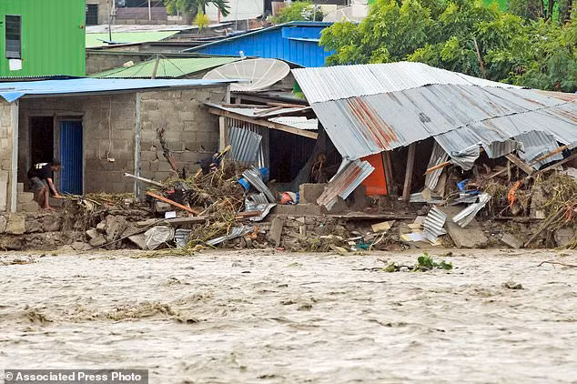 Hình ảnh sức mạnh khủng khiếp của bão Seroja khiến hơn 90 người thiệt mạng ảnh 5