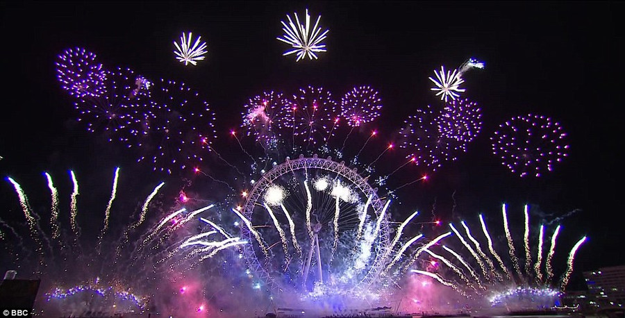 Thủ đô London, Anh đón năm mới với màn pháo hoa thắp sáng sông Thames