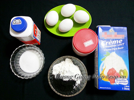 Bánh bông lan socola cuộn kem tươi mềm xốp, thơm ngon - Ảnh 1 Banh bong lan socola cuon kem tuoi mem xop, thom ngon - Anh 1