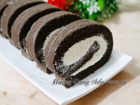 Bánh bông lan socola cuộn kem tươi mềm xốp, thơm ngon - Ảnh 8 Banh bong lan socola cuon kem tuoi mem xop, thom ngon - Anh 8