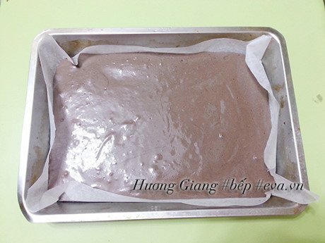 Bánh bông lan socola cuộn kem tươi mềm xốp, thơm ngon - Ảnh 4 Banh bong lan socola cuon kem tuoi mem xop, thom ngon - Anh 4