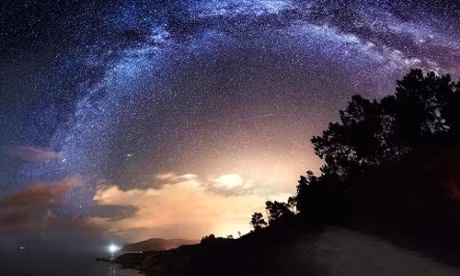 Dich vu tang le tren vu tru - Anh 1