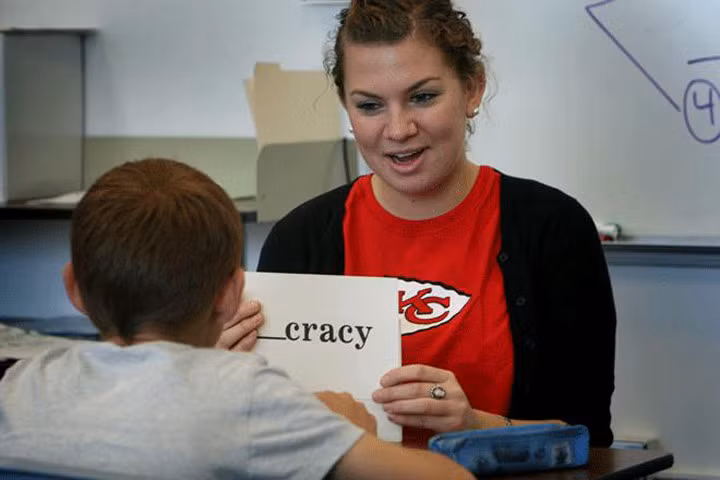 Cần môi trường sống phù hợp cho trẻ tự kỷ