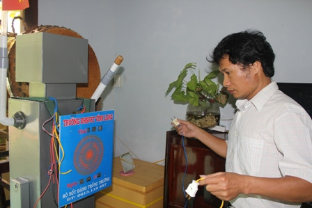 Robot hoạt động nhờ vào hệ thống điện cắm trực tiếp và có cả bộ tích điện để đảm bảo hoạt động liên tục. Robot hoạt động nhờ vào hệ thống điện cắm trực tiếp và có cả bộ tích điện để đảm bảo hoạt động liên tục.