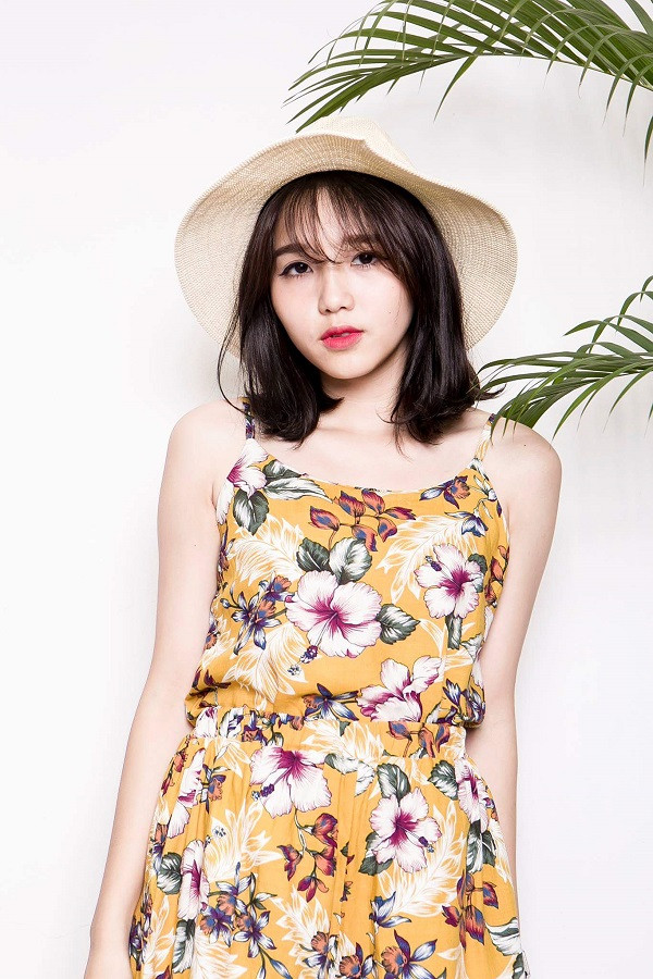 Phong cách thời trang biến hóa đa dạng của hotgirl Linh Kiu ảnh 1 Phong cách thời trang biến hóa đa dạng của hot girl Linh Kiu