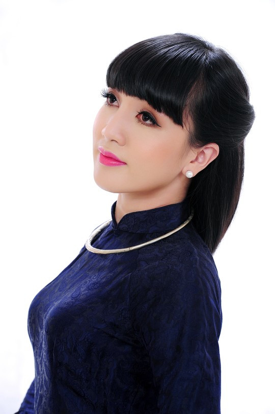 Hà Vân là cô gái Bắc nhưng hát dân ca trữ tình ngọt ngào Hà Vân là cô gái Bắc nhưng hát dân ca trữ tình ngọt ngào